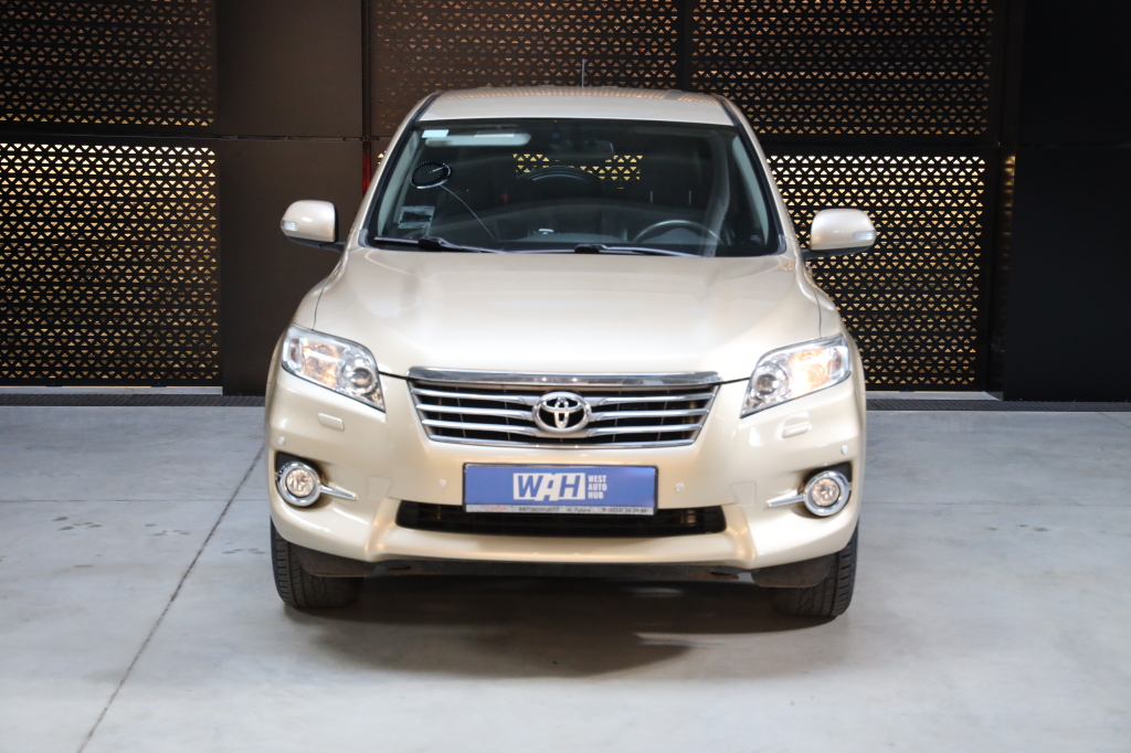 Toyota RAV4 2011 photo 2