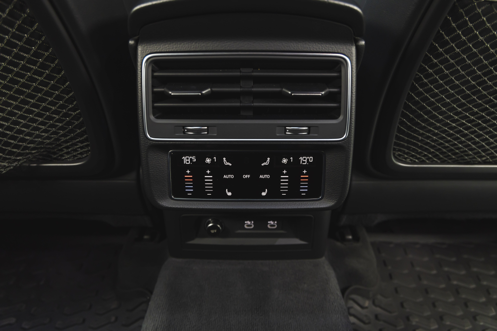 Audi Q7 S-Line 2021 photo 43