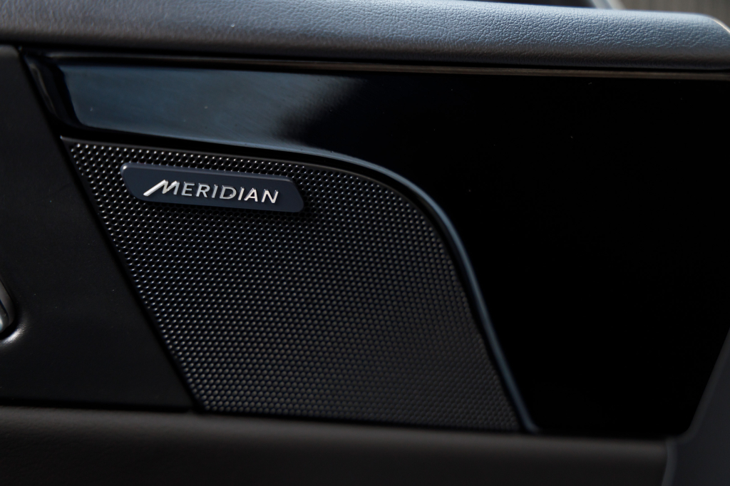 Jaguar XE 25T 2017 photo 16