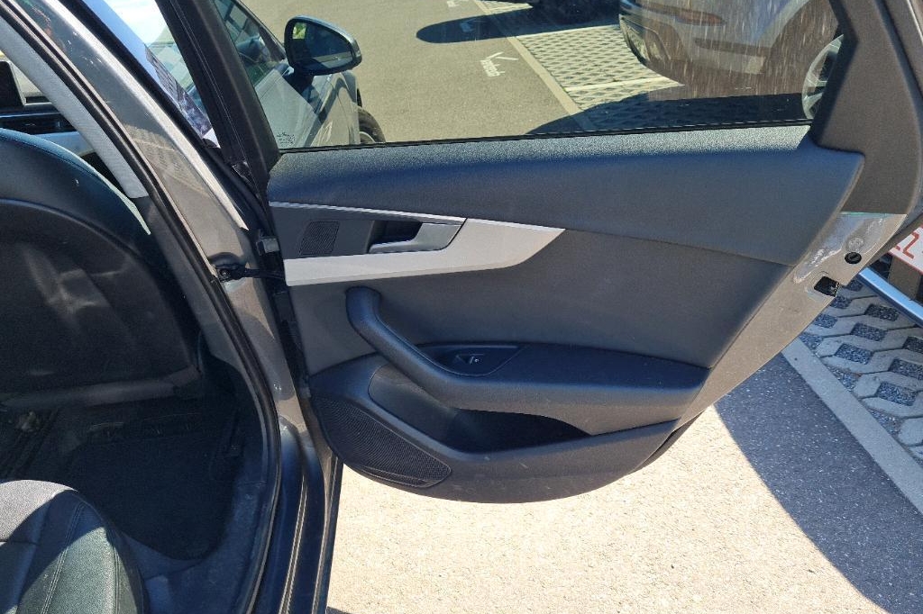 Audi A4 Avant 2016 фото 41