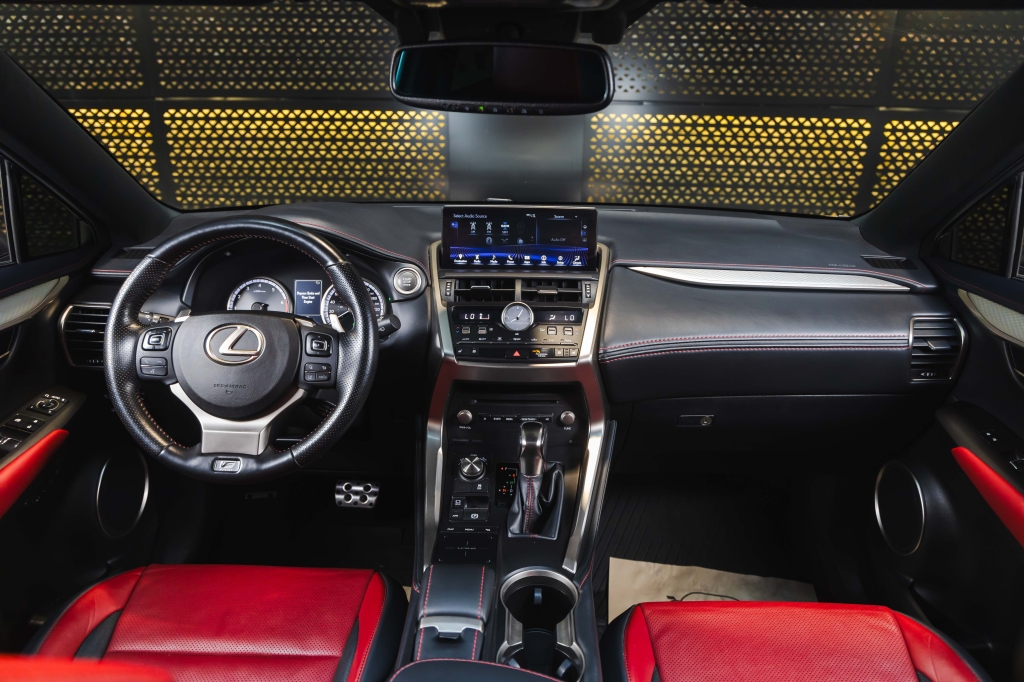 Lexus NX 300 F Sport 2018 photo 26