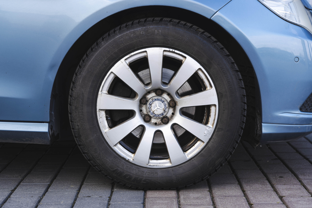 Mercedes-Benz E-Class 2010 фото 8