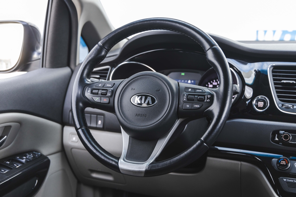 Kia Carnival 2015 фото 22