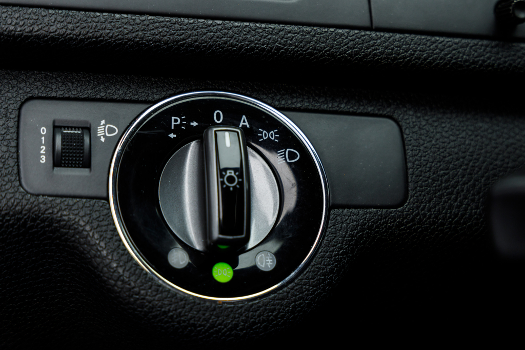 Mercedes-Benz C 220 Avantgarde 2008 photo 20