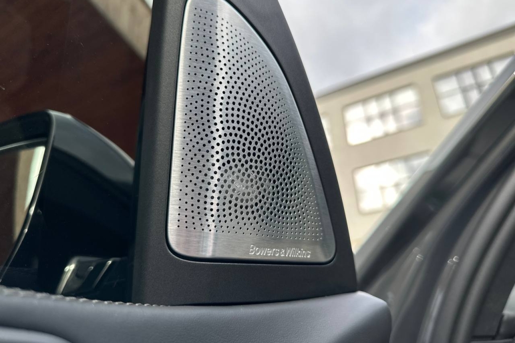 BMW-Alpina XB7 2022 фото 13