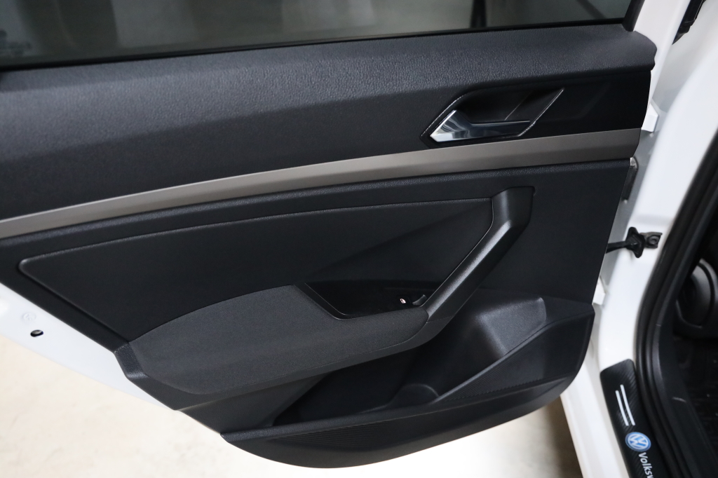 Volkswagen e-Lavida 2021 photo 17