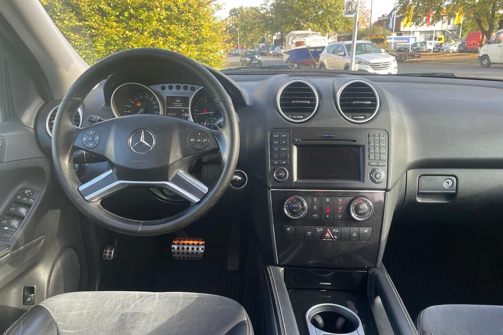 Mercedes-Benz ML 320 2009 photo 6