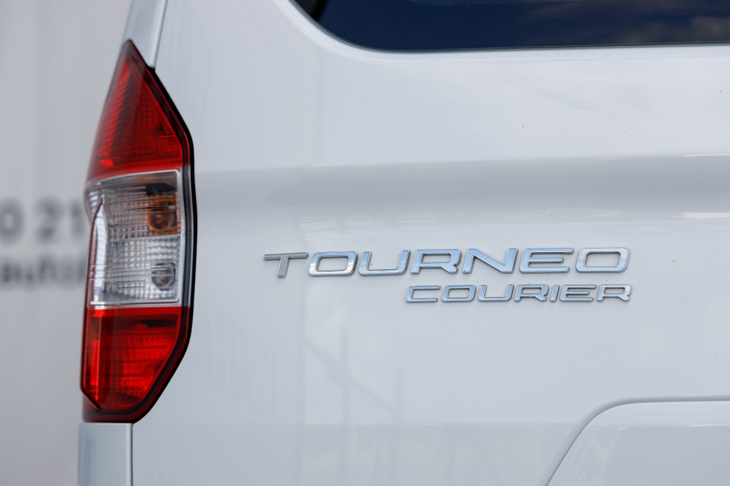 Ford Courier 2017 фото 7