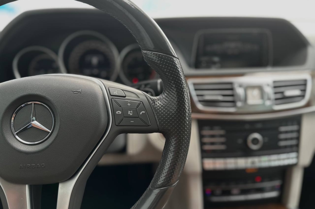 Mercedes-Benz E-Class 2015 4Matic фото 15