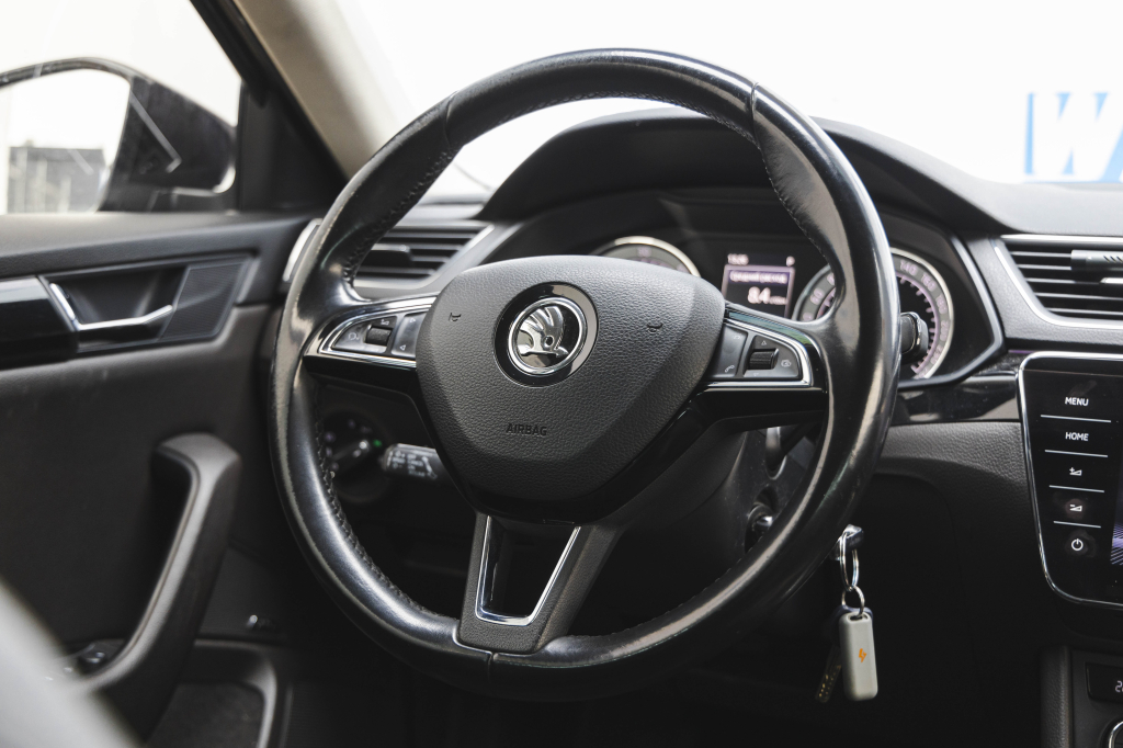 Skoda Superb Laurin&Klement 2016 фото 16