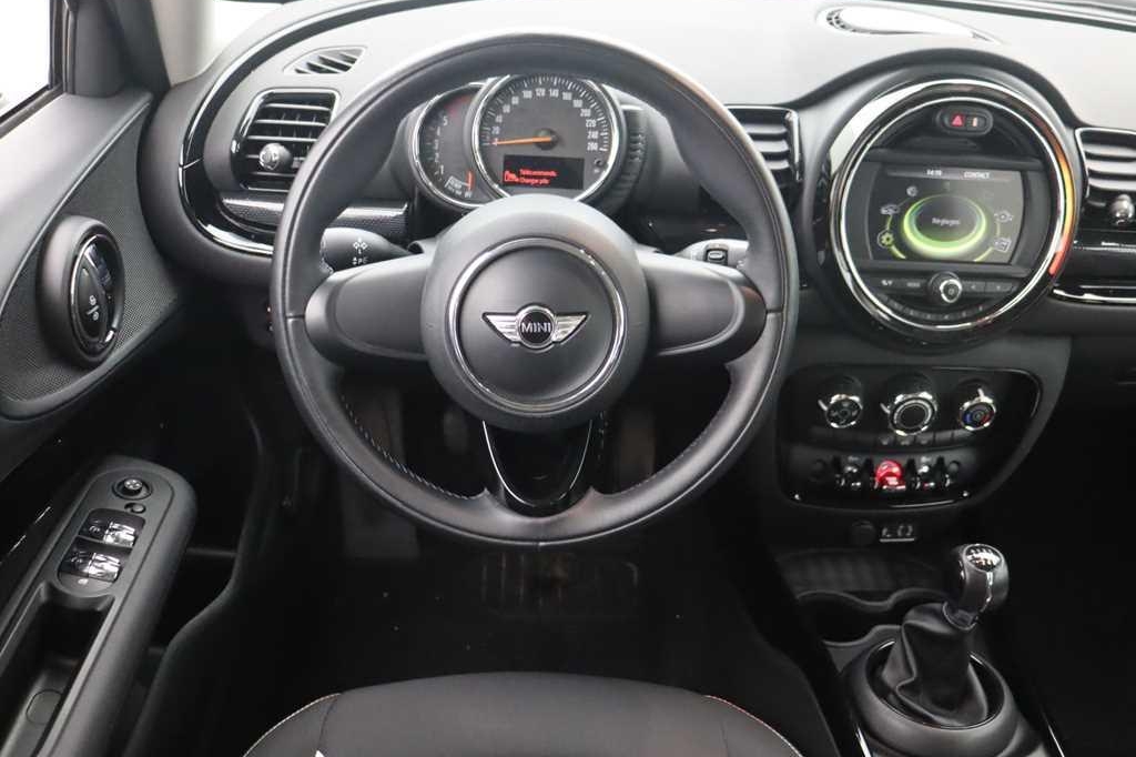 MINI One Clubman 2017 photo 2