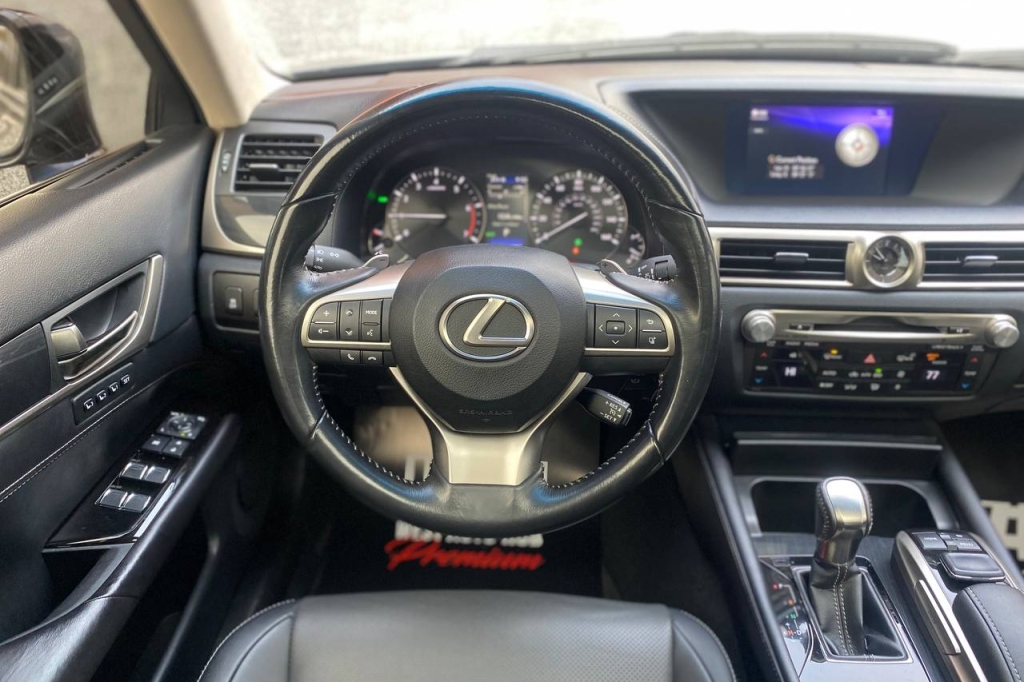 Lexus GS 200t 2016 photo 17