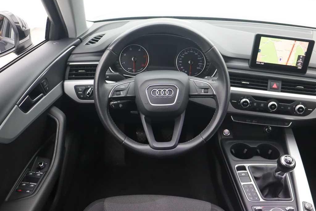 Audi A4 Avant 2017 photo 2