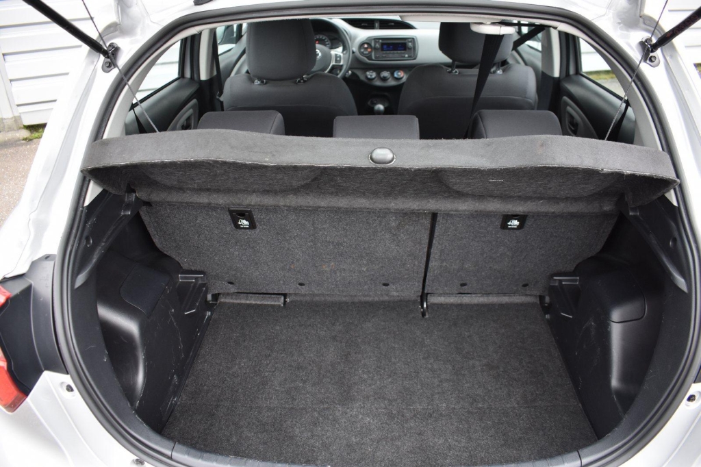 Toyota Yaris 2019 фото 7