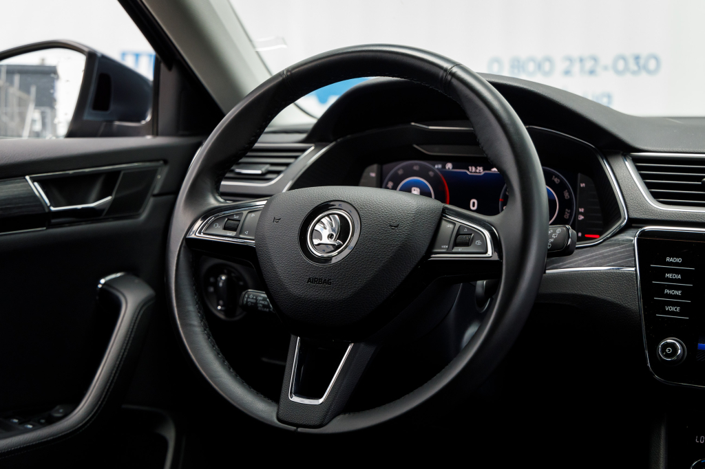 Skoda Superb 2019 photo 21