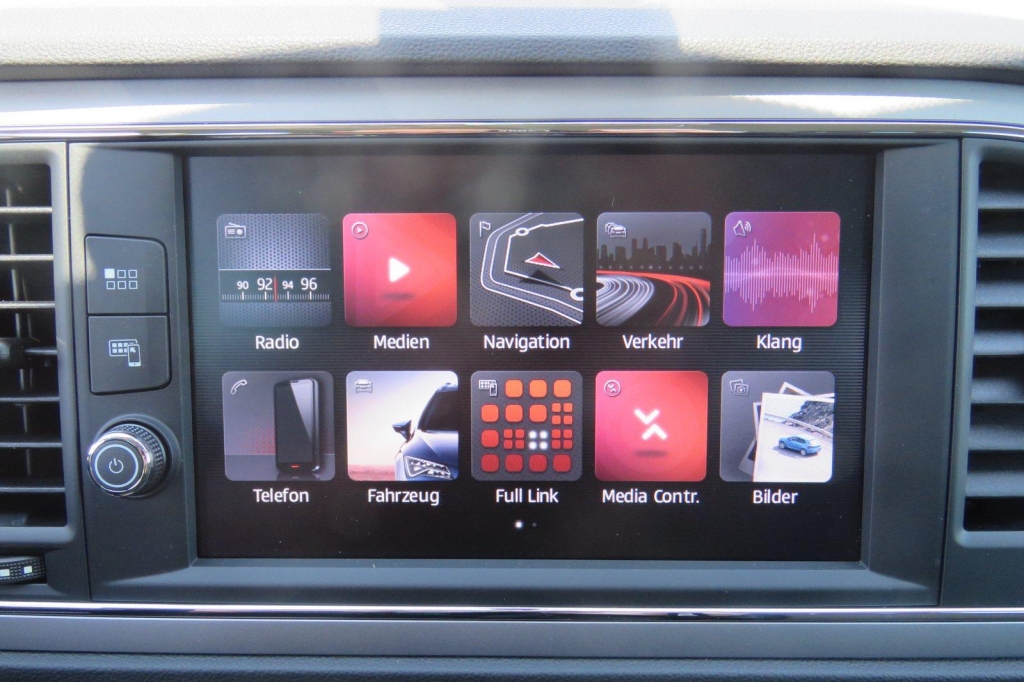 SEAT Leon ST 2019 фото 5