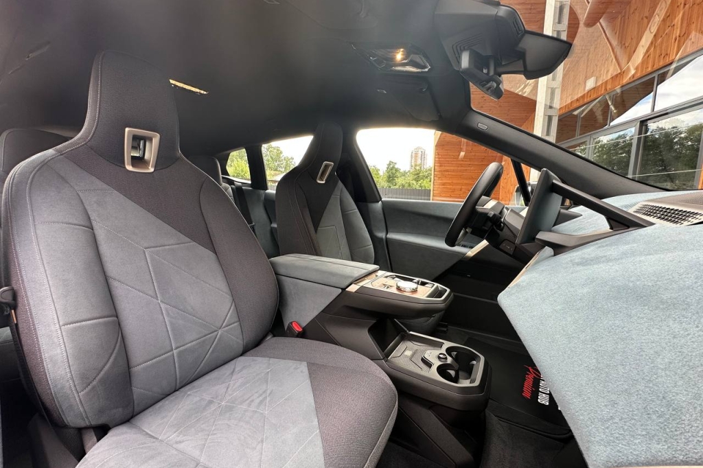 BMW iX 2021 photo 16
