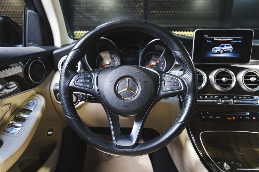 Mercedes-Benz GLC-Class 300 2016 photo 21