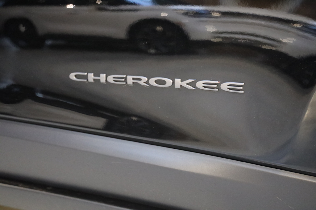 Jeep Cherokee 2019 фото 24