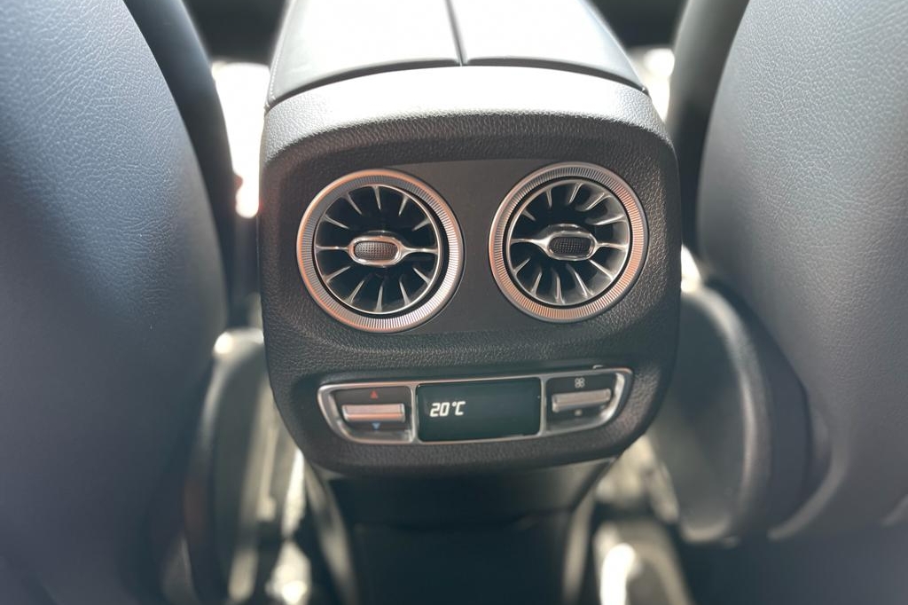 Mercedes-Benz GL 500 2019 photo 15