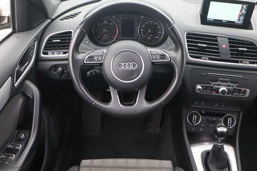 Audi Q3 2016 photo 1