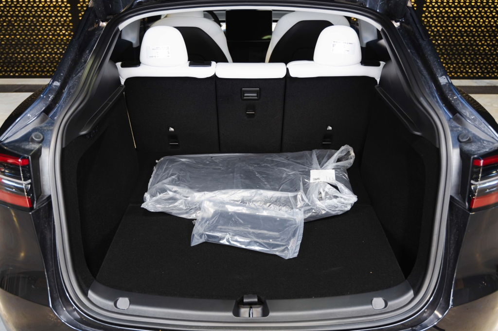 Tesla Model Y Long Range 2024 фото 15