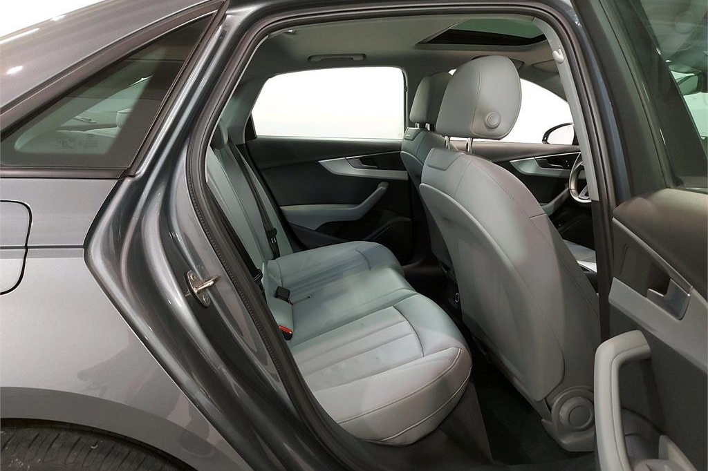 Audi A4 2018 фото 9