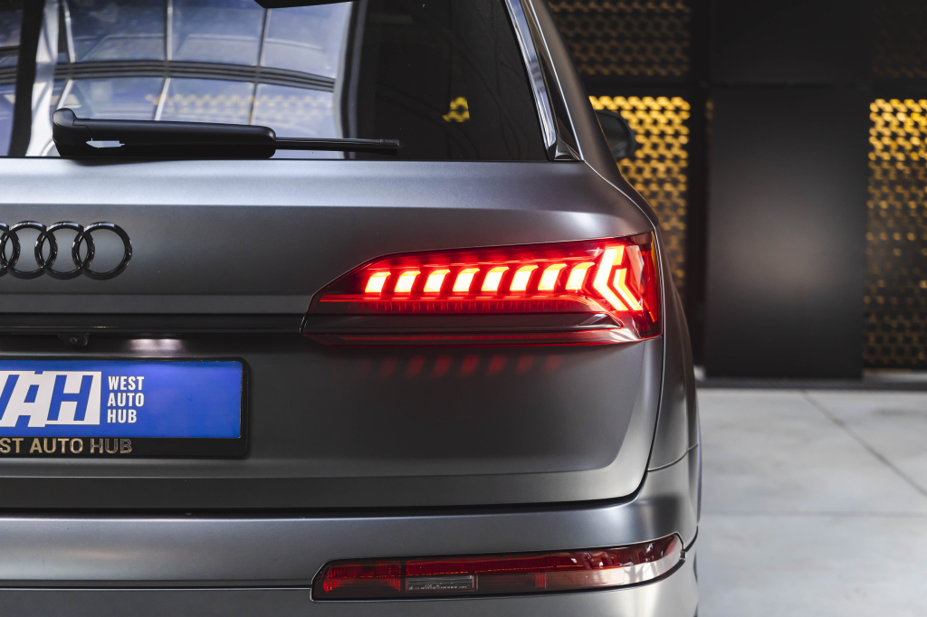 Audi Q7 S-Line 2021 photo 10