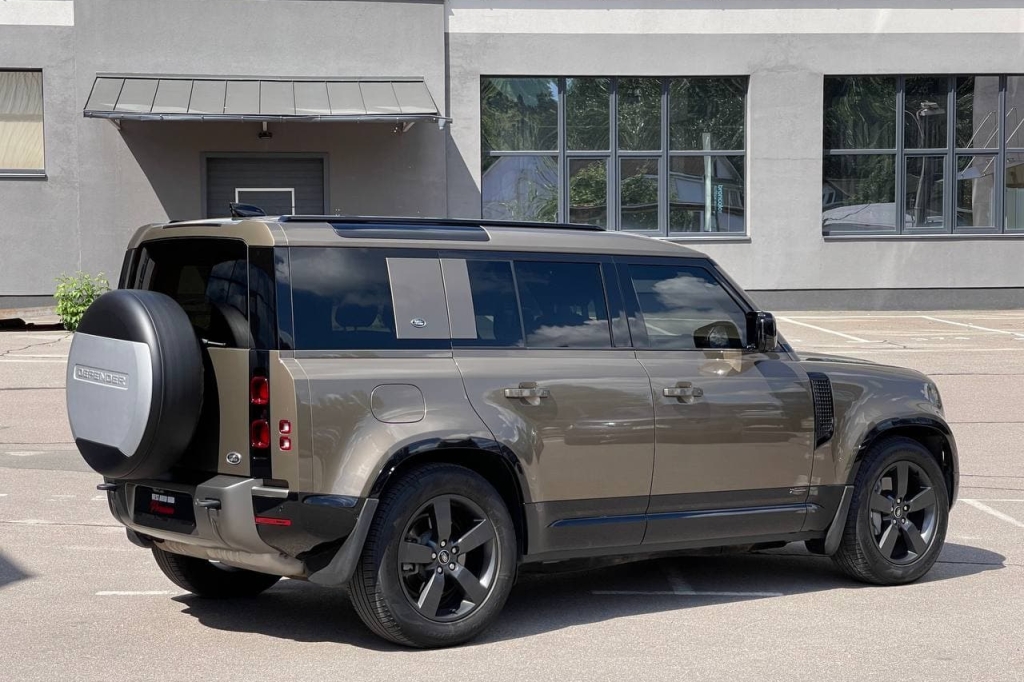 Land Rover Defender P300 XDynamic 2021 фото 7