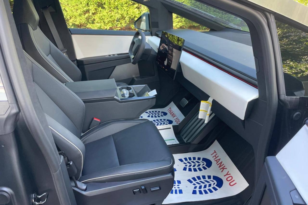 Tesla Cybertruck Dual Motor 120 kWh 2024 фото 15