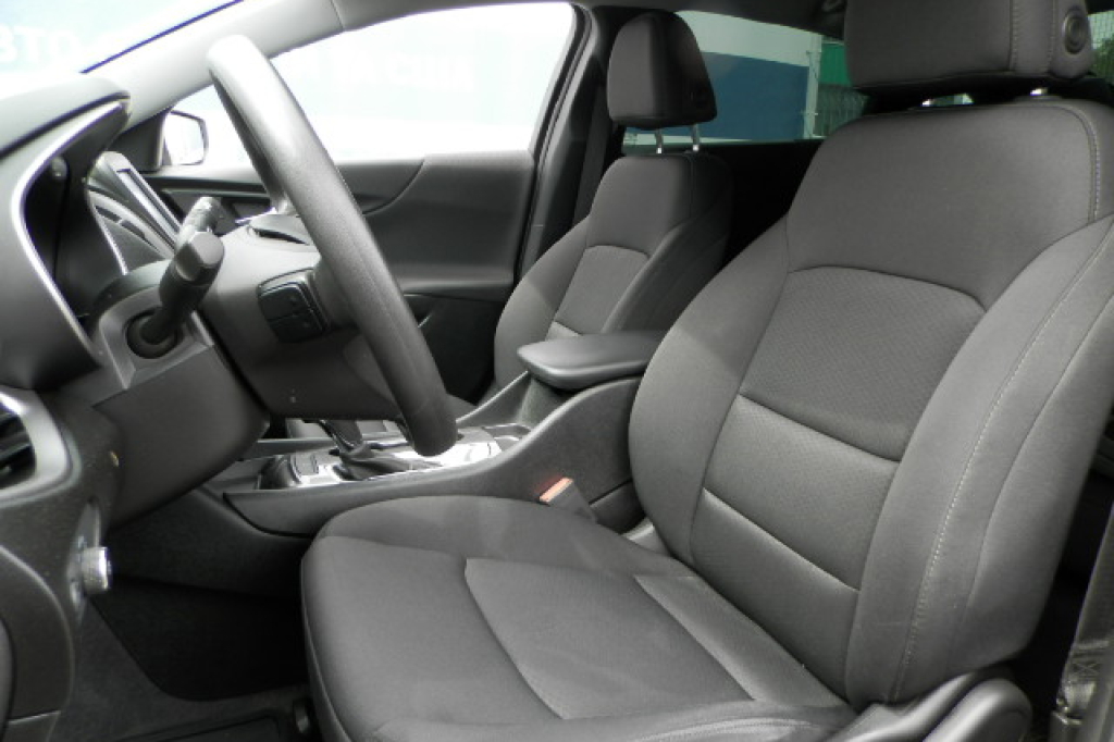 Chevrolet Malibu LE 2018 фото 19