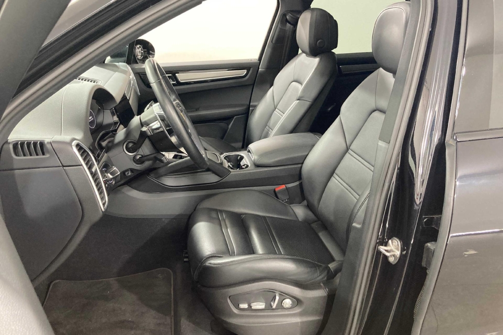 Porsche Cayenne 2018 фото 9