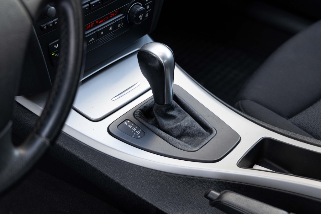 BMW 3 Series 2005 photo 22