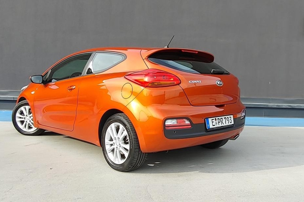 Kia ProCeed 2013 photo 6