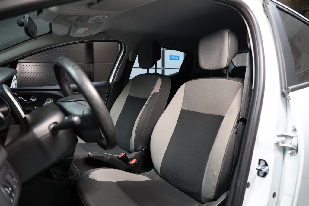 Renault Clio 2015 фото 22