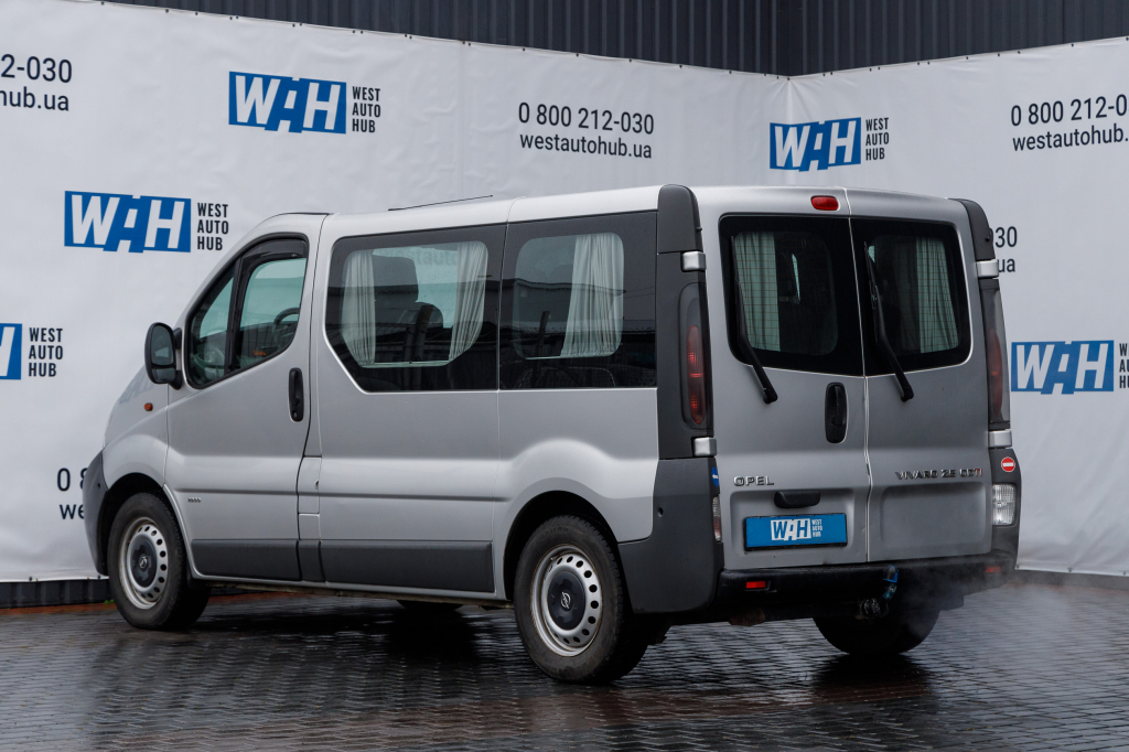 Opel Vivaro фото 5