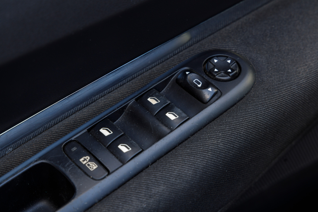 Peugeot 3008 2011 фото 15