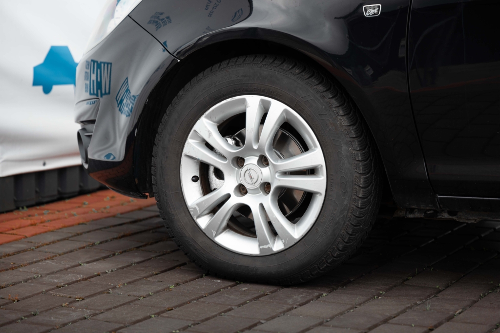 Opel Corsa 2010 photo 1