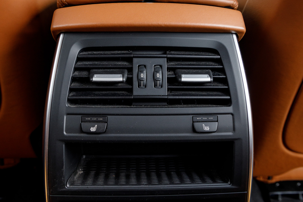 BMW 530 GT xDrive 2015 фото 31