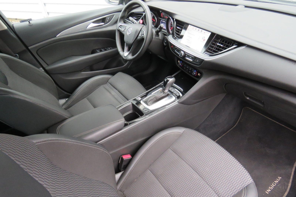 Opel Insignia Sports Tourer 2018 фото 9