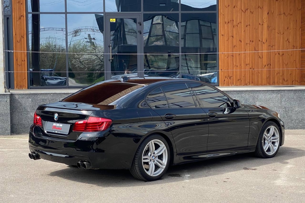 BMW 5 Series 535i 2012 photo 6