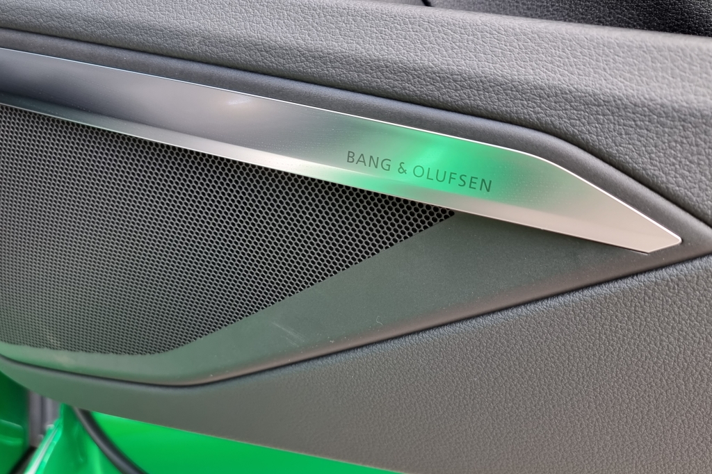 Audi e-tron 2020 фото 11