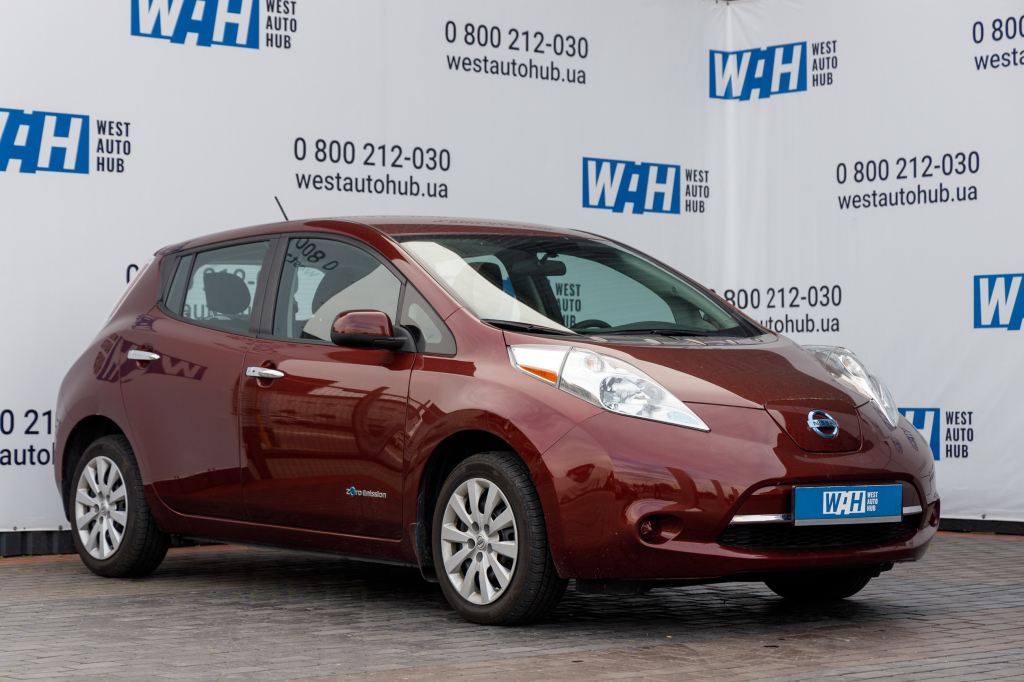 Nissan Leaf photo 2
