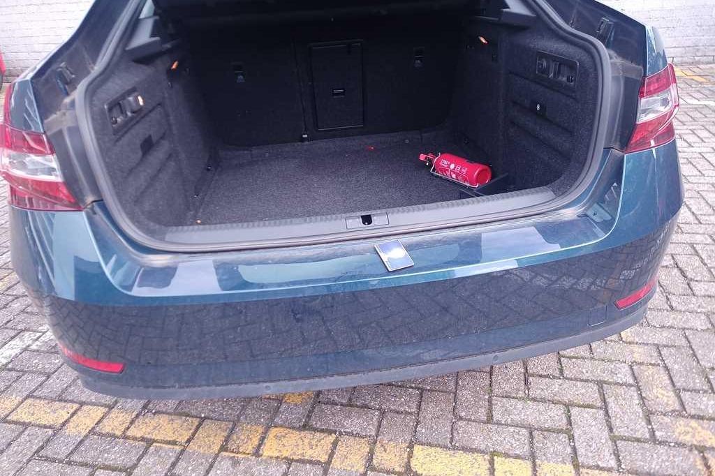 Skoda Superb 2016 фото 9