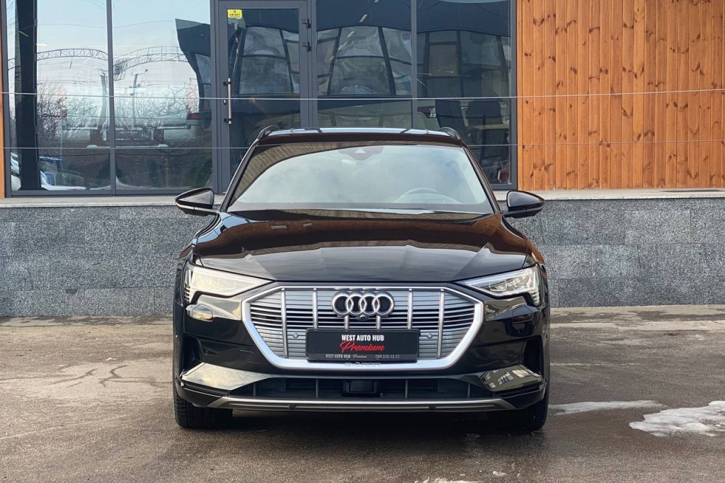 Audi e-tron 2019 фото 1