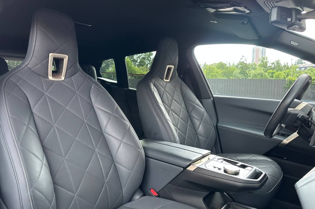 BMW iX xDrive40 2022 фото 15
