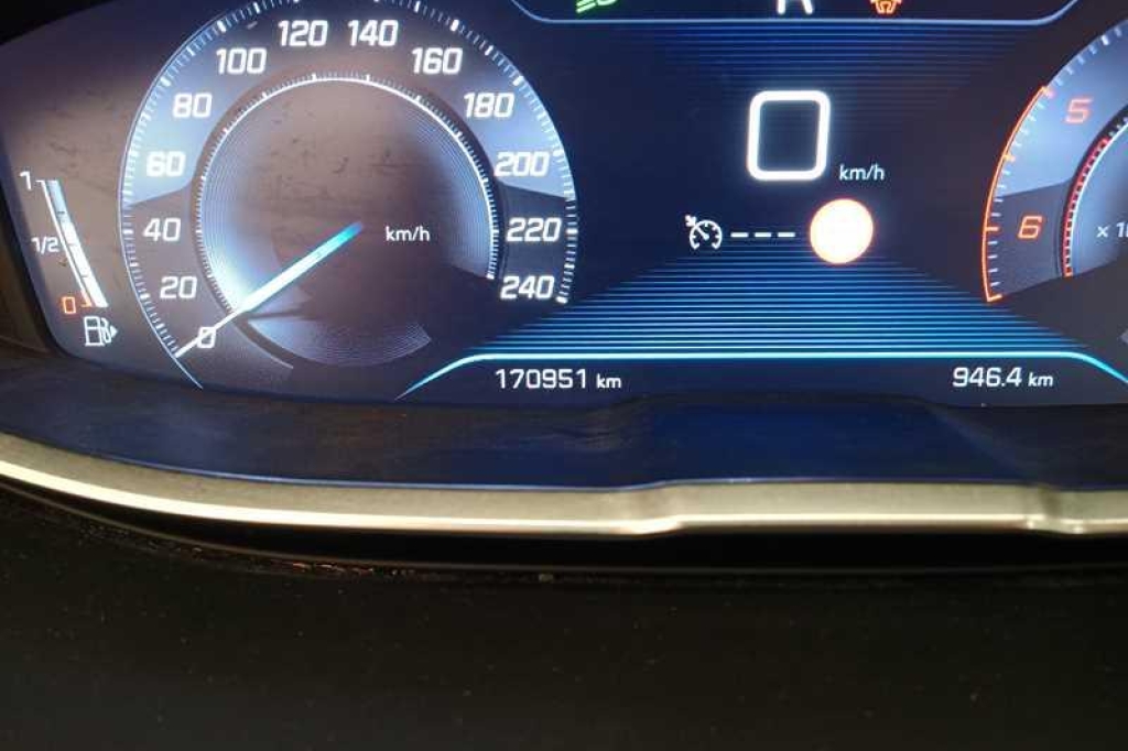 Peugeot 5008 2018 photo 3