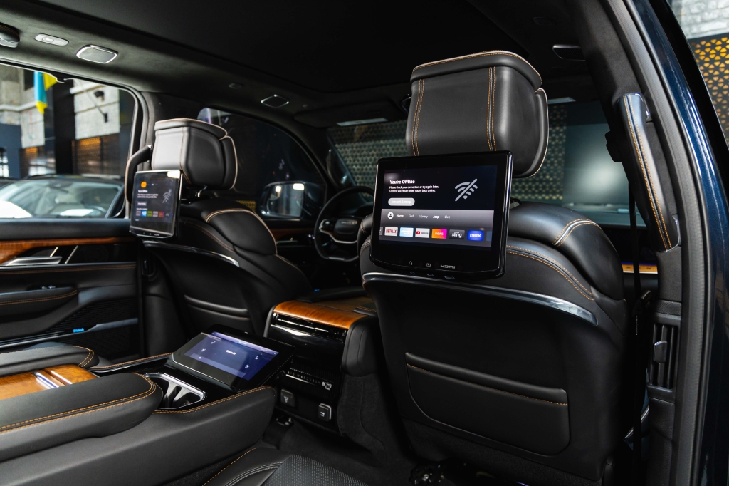 Jeep Grand Wagoneer 2022 фото 42