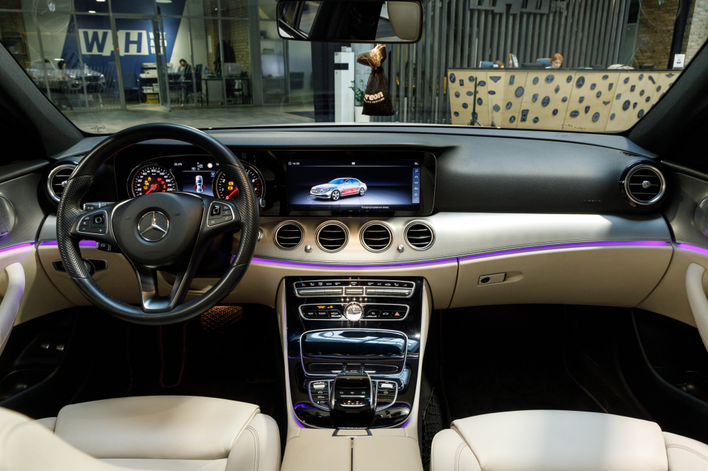 Mercedes-Benz E 200 4Matic AMG Line фото 6