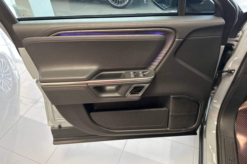 Rivian R1S 2023 photo 6